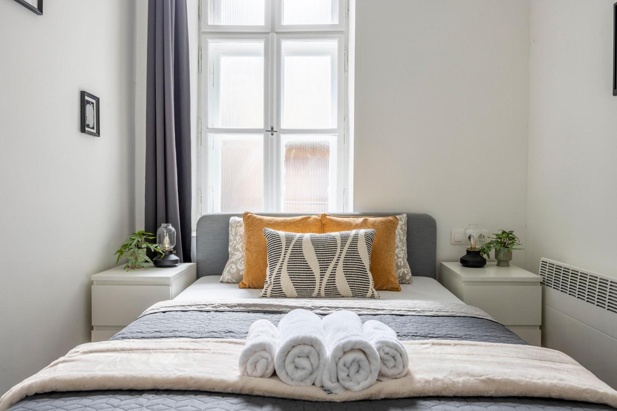 Charming & Cozy Central 1Bedrm Suites Budapest Exteriör bild